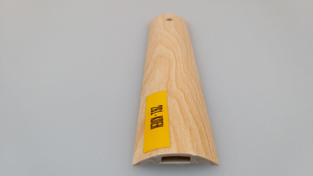 Ideal — Порог пластиковый Идеал 36x900 мм. 261 Клен