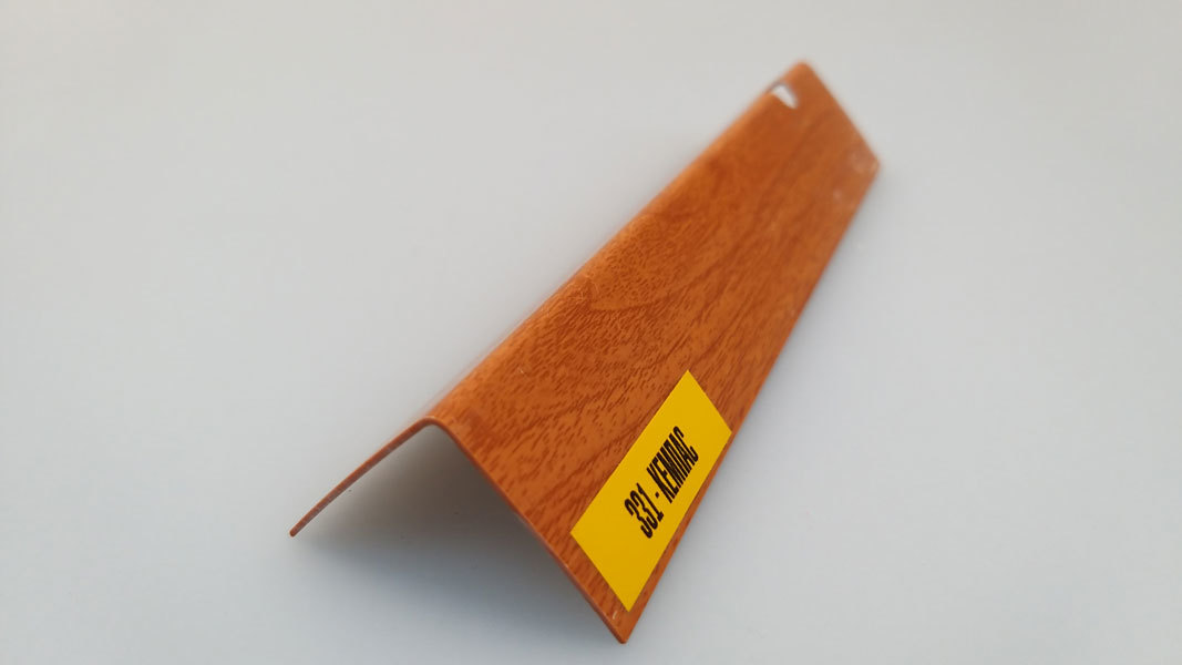 Ideal — Угол пластиковый Идеал 20х20х2700 мм. 331 Кемпас