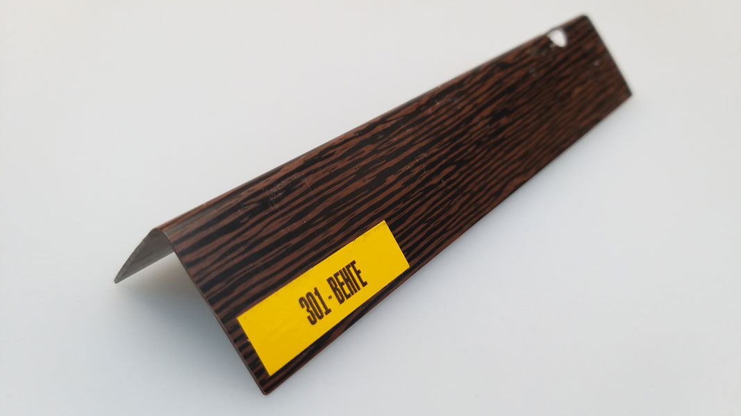 Ideal — Угол пластиковый Идеал 20х20х2700 мм. 301 Венге