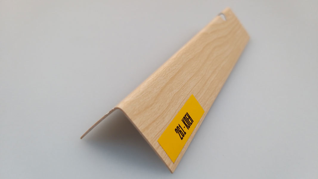 Ideal — Угол пластиковый Идеал 30х30х2700 мм. 261 Клен