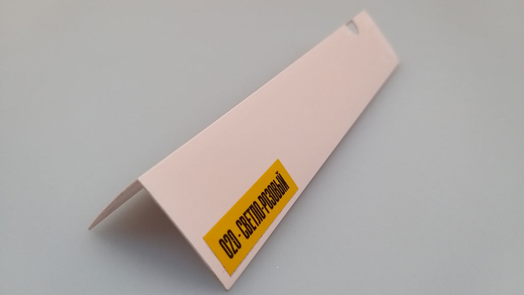 Ideal — Угол пластиковый Идеал 30х30х2700 мм. 020 Светло-розовый