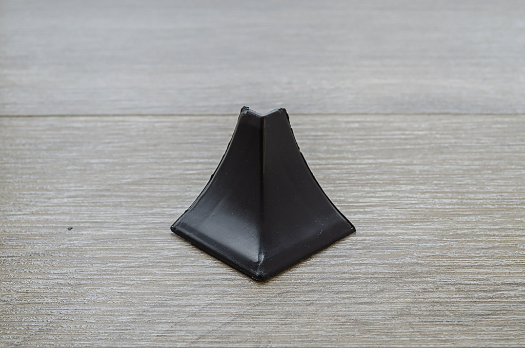 Ideal — Наружный угол для столешницы Идеал черный 007