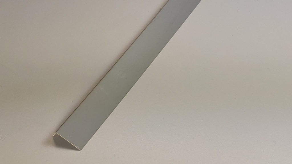 Ideal — Угол арочный ПВХ Идеал 20х12х2700 мм. 002 светло-серый