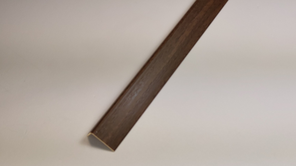 Ideal — Угол арочный ПВХ Идеал 20х12х2700 мм. 291 орех