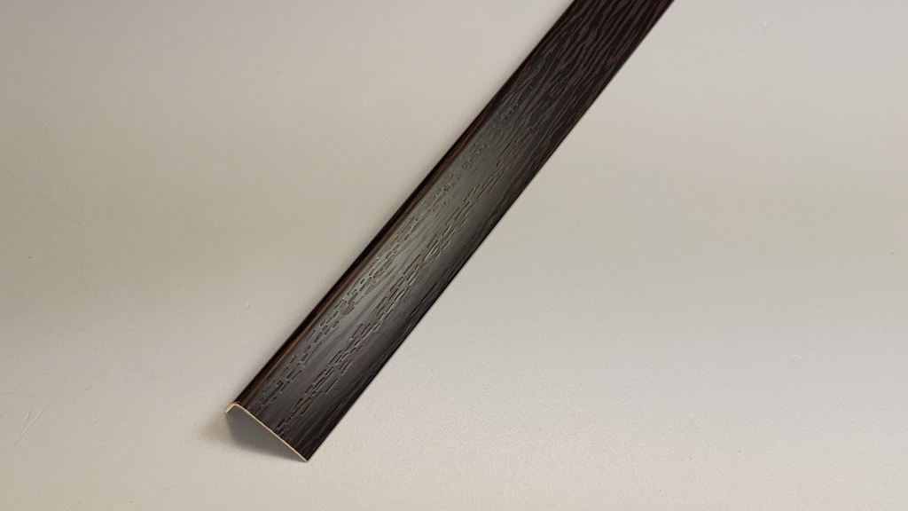 Ideal — Угол арочный ПВХ Идеал 20х12х2700 мм. 301 венге