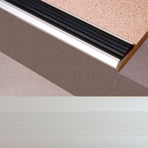 Ideal — Плоский алюминиевый порог Серебро 41.7х3.9х2700 мм. Пластал Д15 с резиновой вставкой для защиты ступеней