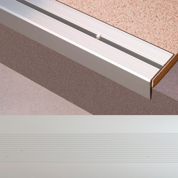 Ideal — Угловой алюминиевый порог Серебро 40х20х900 мм. Пластал Д13 для защиты кромки ступеней лестниц